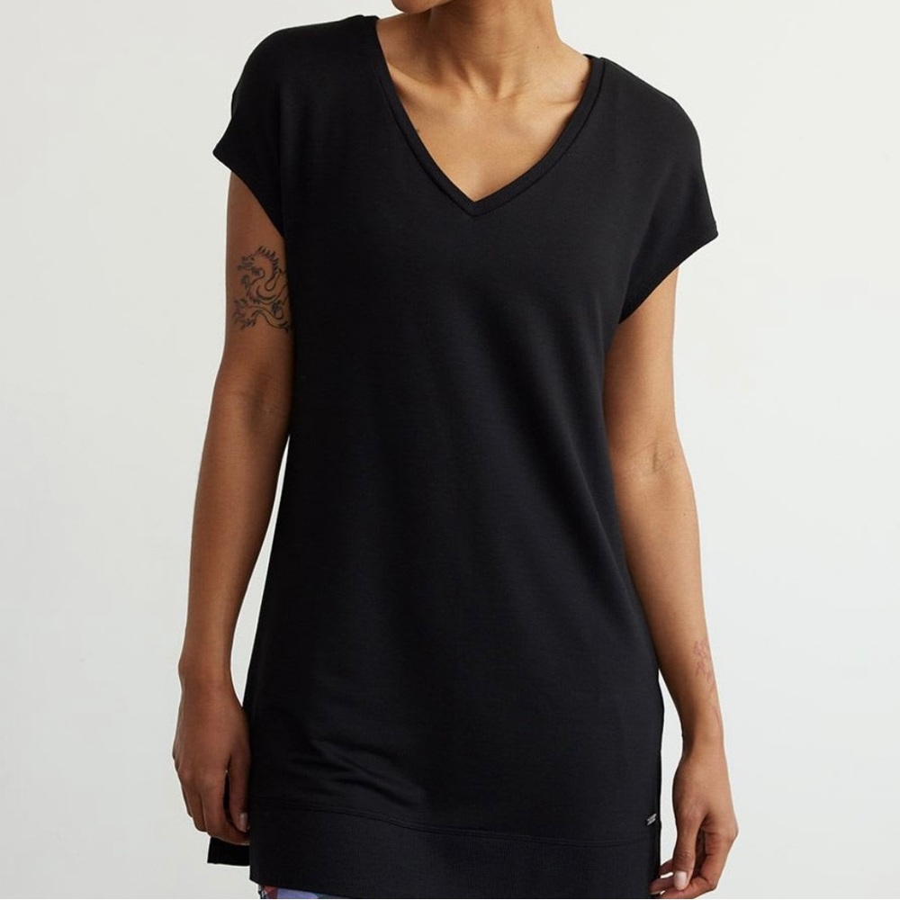 Black Tunic Hyba TTG NWOT